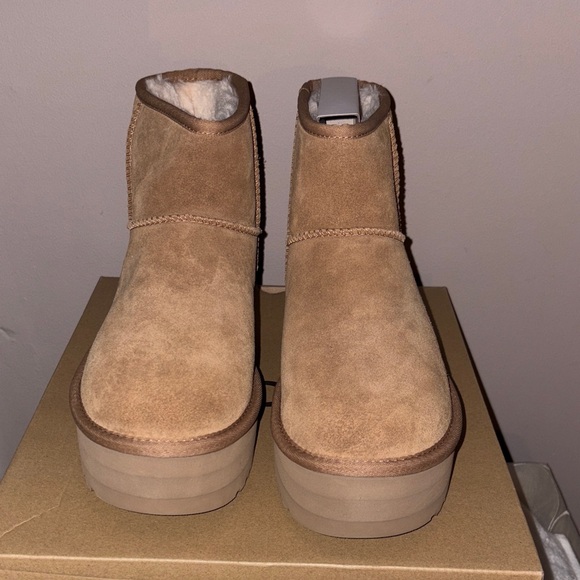 UGG Classic Mini Platform "Chestnut" Women's Boots Size 10 NIB - Picture 1 of 7